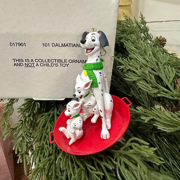 Disney 101 Dalmations Christmas Ornament - Picture 2 of 4